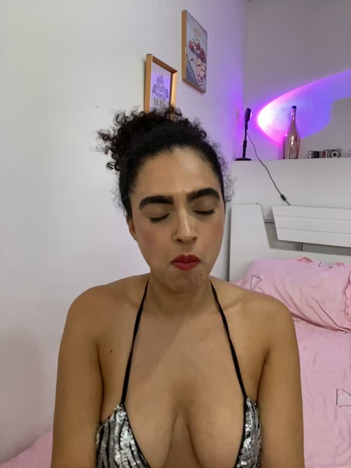 masturbating my coño tits and ass close up - video by cataleya-miller_ cam model