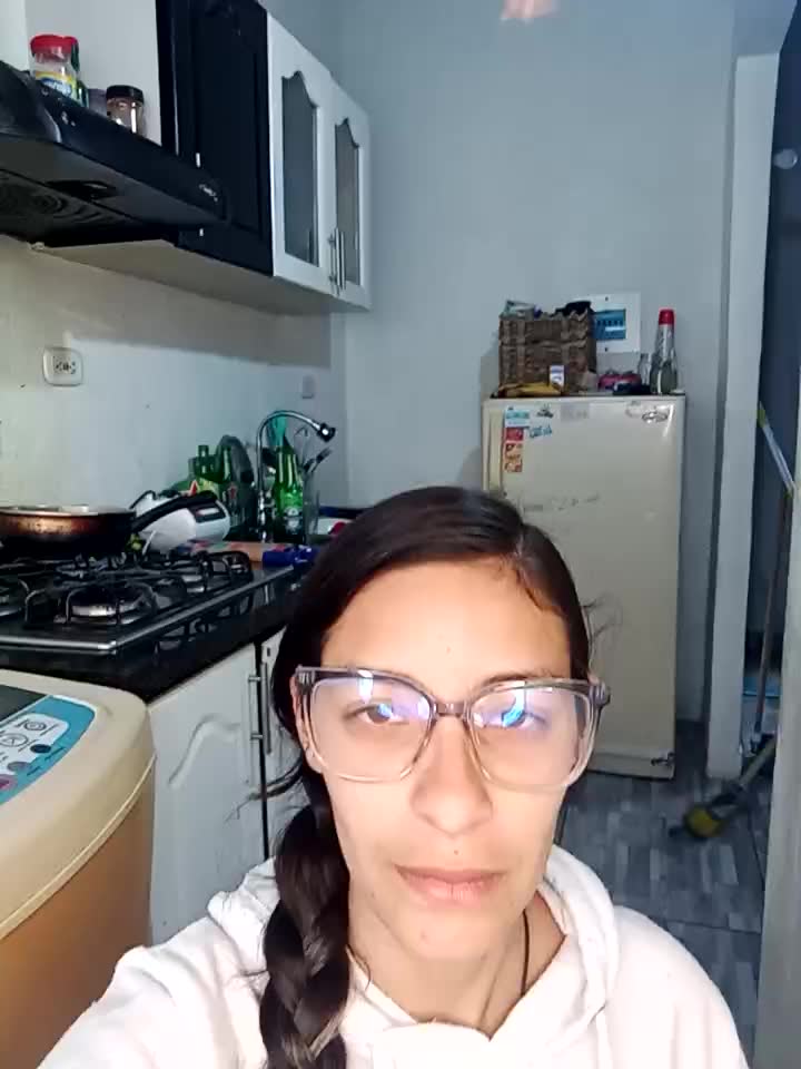 [24 Feb 17:34] Private Show - 視頻由 kingofqueenxxx 主播提供