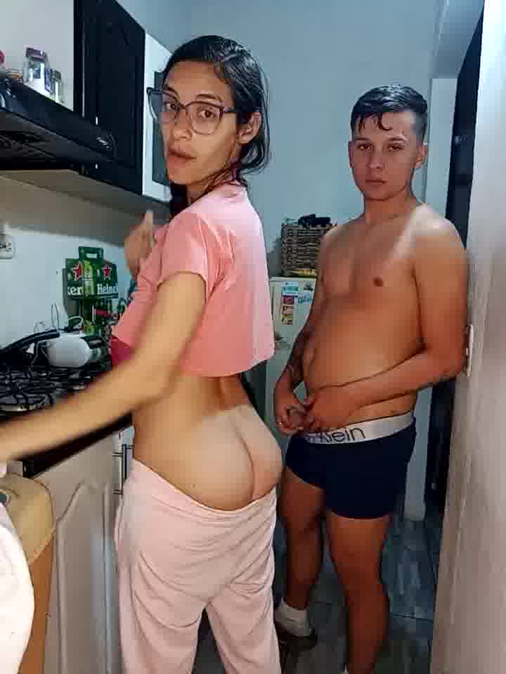 [24 Feb 23:11] Private Show - 視頻由 kingofqueenxxx 主播提供