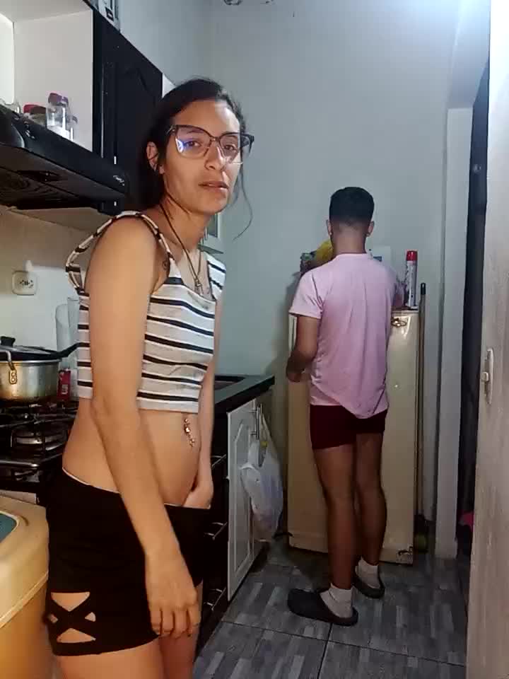 [28 Feb 22:53] Private Show - 視頻由 kingofqueenxxx 主播提供