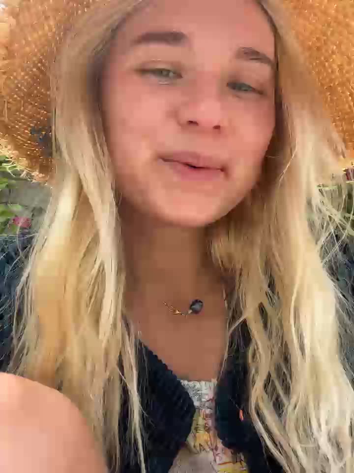 [19 May 14:33] Private Show - video oleh model kamera Weettyy