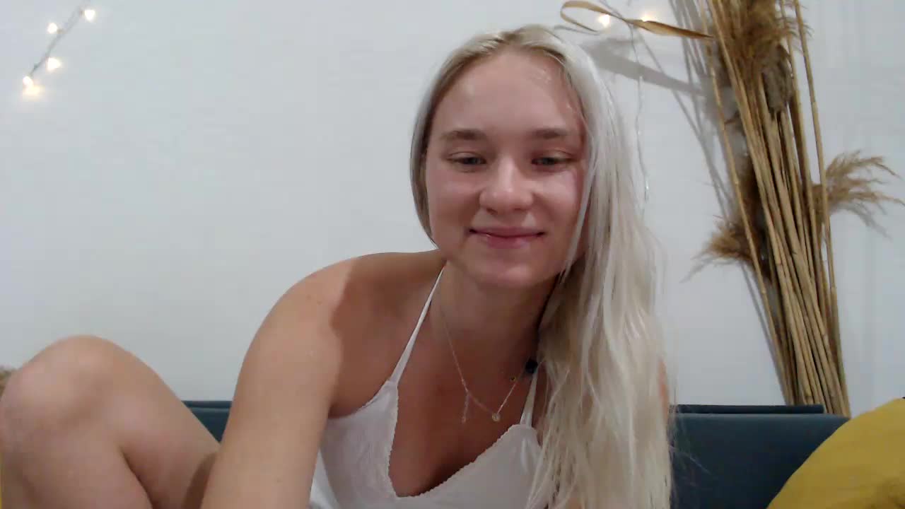 [1 Jun 19:54] Private Show - video oleh model kamera Weettyy