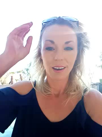 [3 Oct 2023 Milfing around outdoors - vídeo de cammyquart modelo de câmara