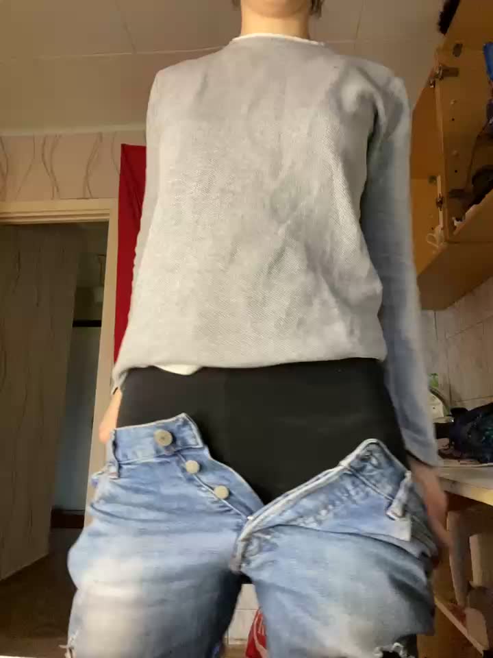 PrivateShow Naked sexy pussy - วิดีโอโดย hairyMira โมเดลแคม