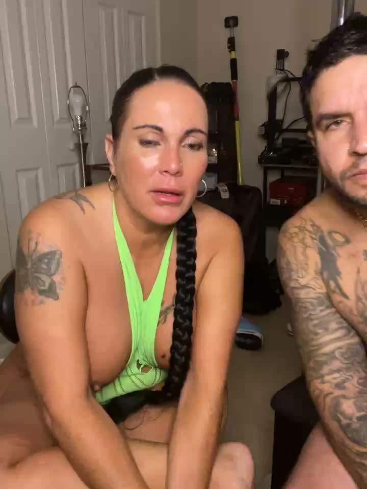 Standing anal doggy close up - video by pabloandcarla cam model