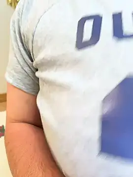 Private Show. Quick squirt with fingers