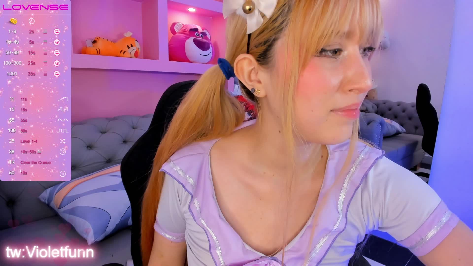 Today I feel very hot - video by ViolethMoon cam model