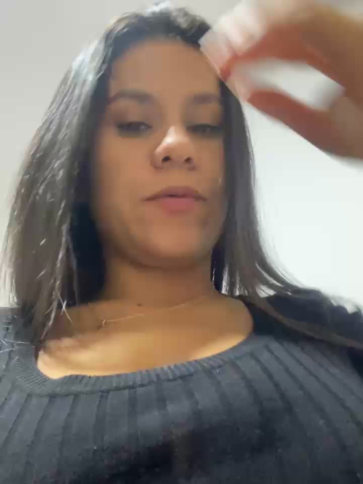 Hot sex in a party last night… - video di ReggieG modella di cam