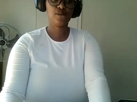A tease in white ending with a sloppy one