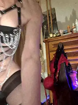 [8 Feb 00:45] Private Show - Video von dominatrixredsonyja Cam-Model