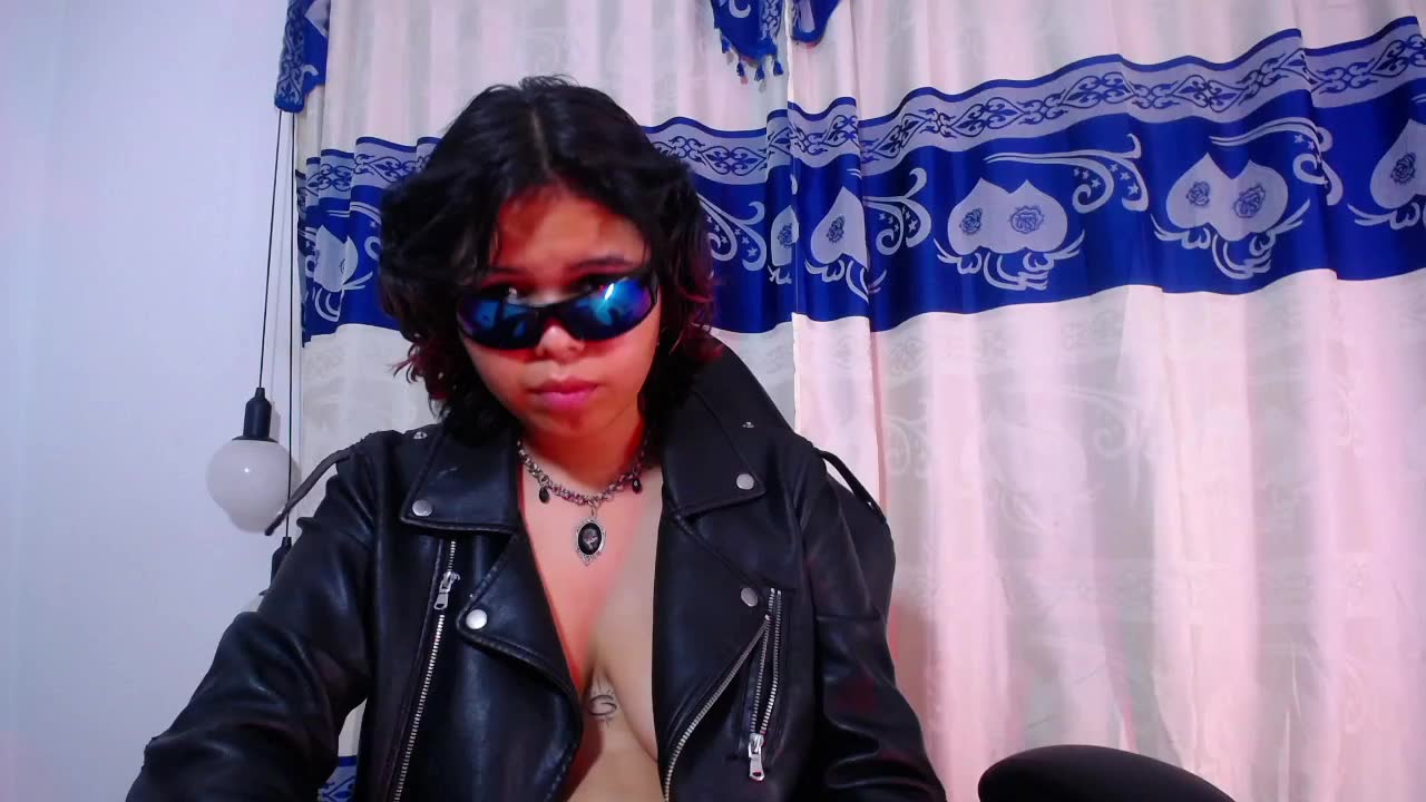 fuck me with my glasses on - video by SabinaMerchetti cam model