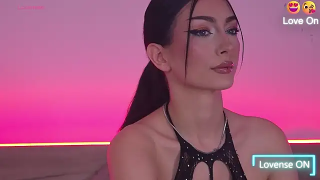My feet on your shoulders – video od webkamerové modelky AnyaLobb
