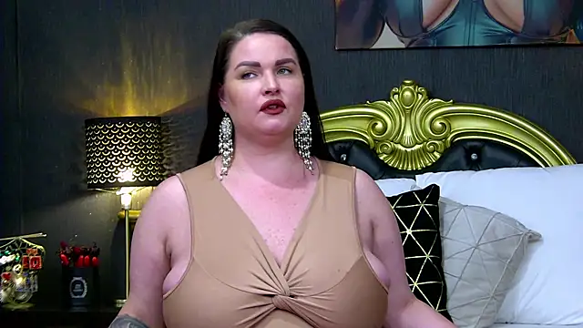 Oil boobs and sexy ride! – video od webkamerové modelky GeorgiaLerox