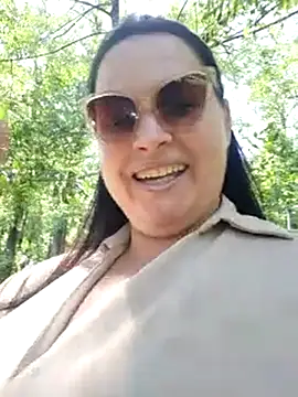Big boobies bouncing in the nature :))) – video od webkamerové modelky GeorgiaLerox