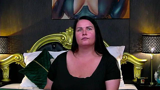 Black strap on and sexy belly :) - GeorgiaLerox 캠 모델의 동영상