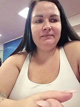 Naked body into the office:) – video od webkamerové modelky GeorgiaLerox
