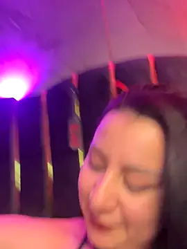 SHOW PUMHARD AND FIST - vidéo du modèle de showcams Abril_Luv