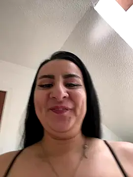 show bottle pussy - vidéo du modèle de showcams Abril_Luv