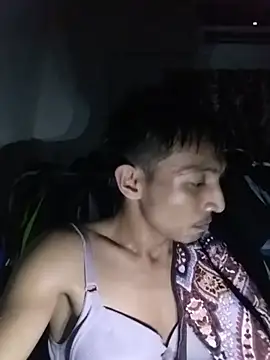 [2 Sep 00:47] Public - video av nazirul363108 cam-modell