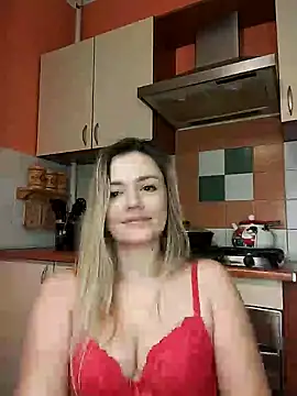 [12 Dec 01:52] Private Show – video od webkamerové modelky KrissSexi