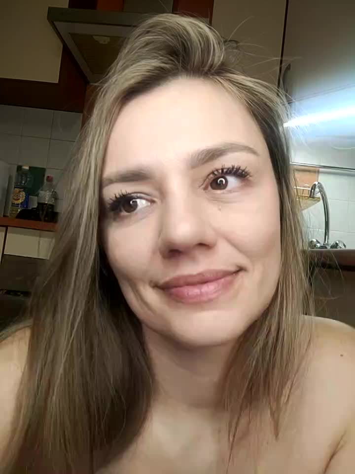 Blow job 💦 – video od webkamerové modelky KrissSexi