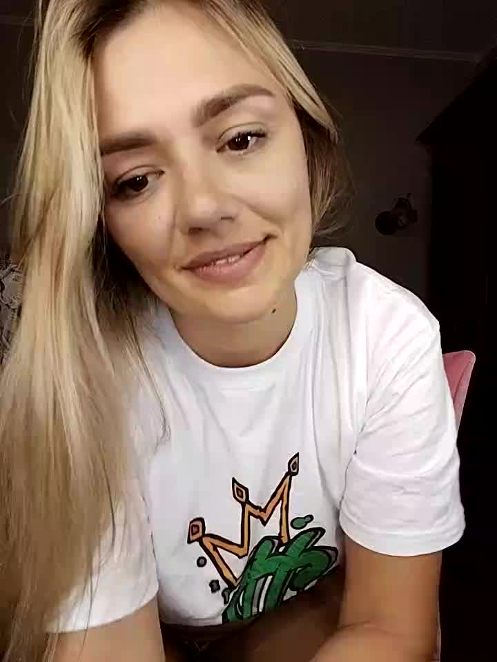 [30 Aug 21:33] Private Show – video od webkamerové modelky KrissSexi