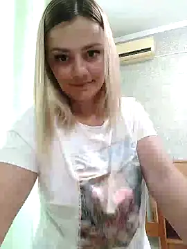 [25 Jun 13:44] Private Show – video od webkamerové modelky KrissSexi