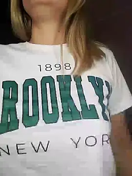 [19 Oct 10:51] Private Show - ক্যাম মডেল KrissSexi-এর ভিডিও