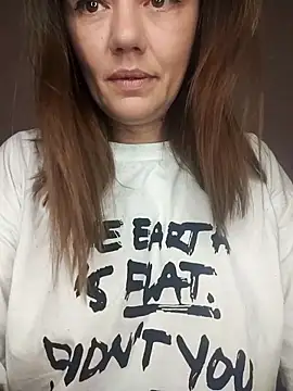 👄 – video od webkamerové modelky KrissSexi