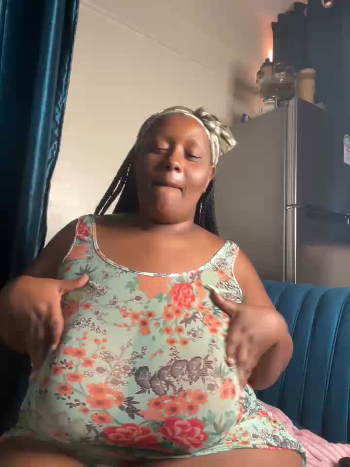 [3 Feb 08:37] Private Show – видео вебкам-модели m_yummyshish