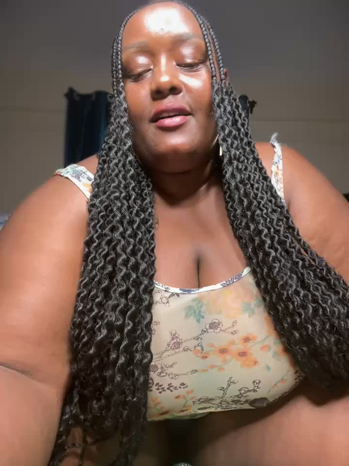 Spread ass and squirt - video by DAQUANNA_ROSE cam model