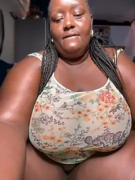 LET ME SPRAY YOUR FACE WITH MY PUSSY JUICE - video by DAQUANNA_ROSE cam model