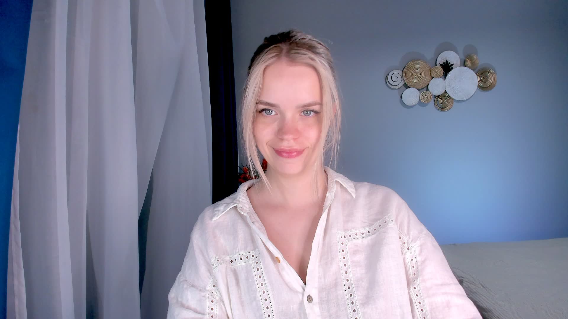 Sexy fingering and lush cum - video by Amberblossom cam model