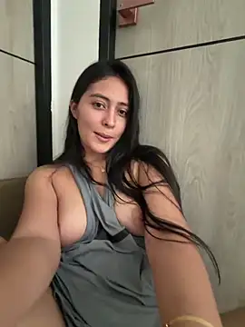 Rubbing my tits while I feel your cock uin my pussy take me to orgasm - video di Sophie__Foxxx modella di cam