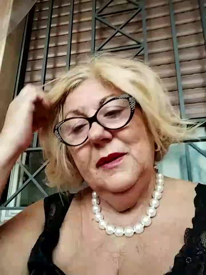 [31 Oct 15:19] Private Show - 視頻由 Merilulla 主播提供