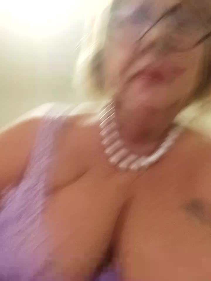 [4 Jan 22:53] Private Show - 視頻由 Merilulla 主播提供