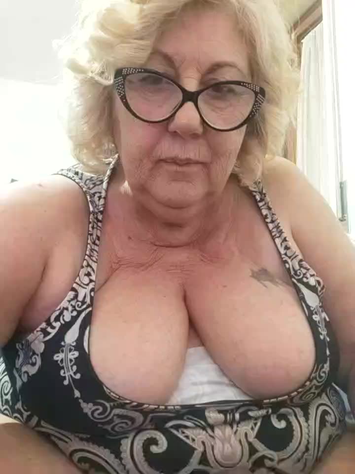 [23 May 22:40] Private Show - 視頻由 Merilulla 主播提供