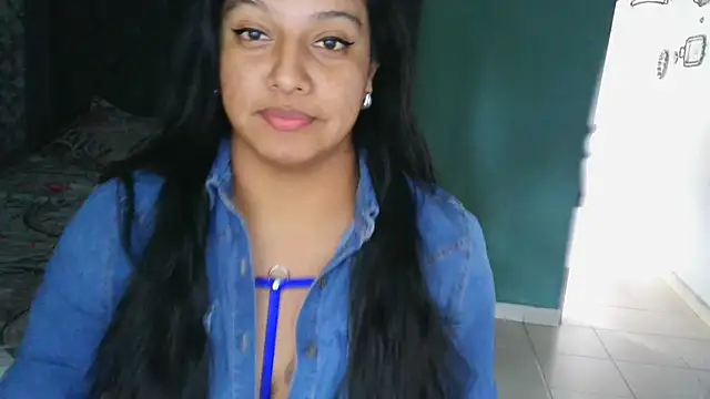 little erotic dance - video by almaswan1 cam model