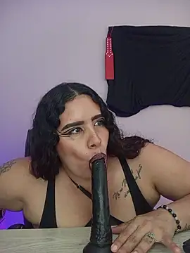 a little game in the office - clip cu MariaGaitan model videochat