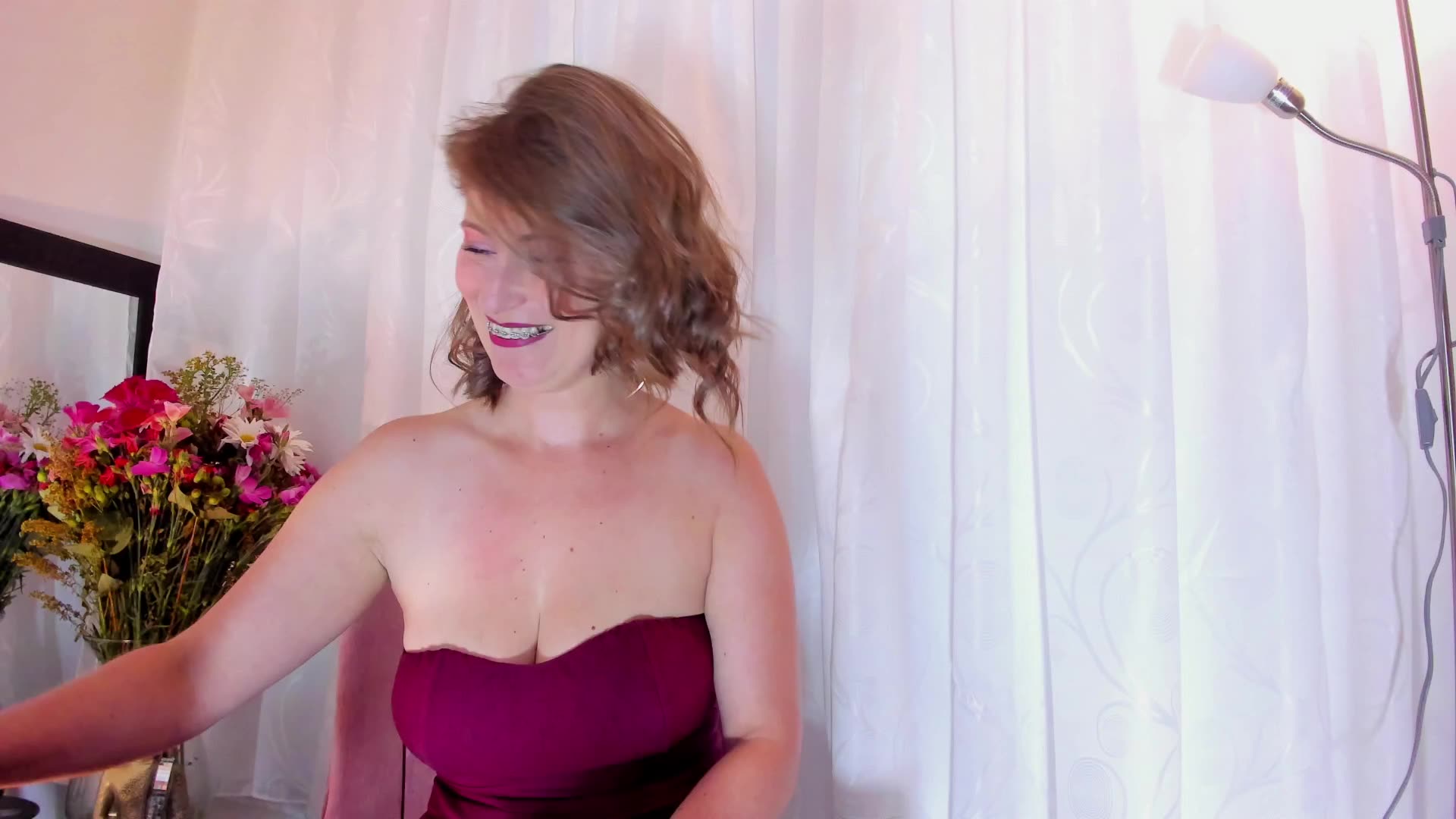 my pussy gets wet for you...mmmm - video by allison_01stone cam model