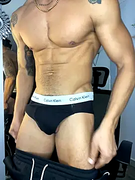 Just doing my thing 😈 - video di ARON_TAYLER01 modella di cam