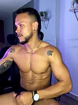 Follando perra - video di ARON_TAYLER01 modella di cam