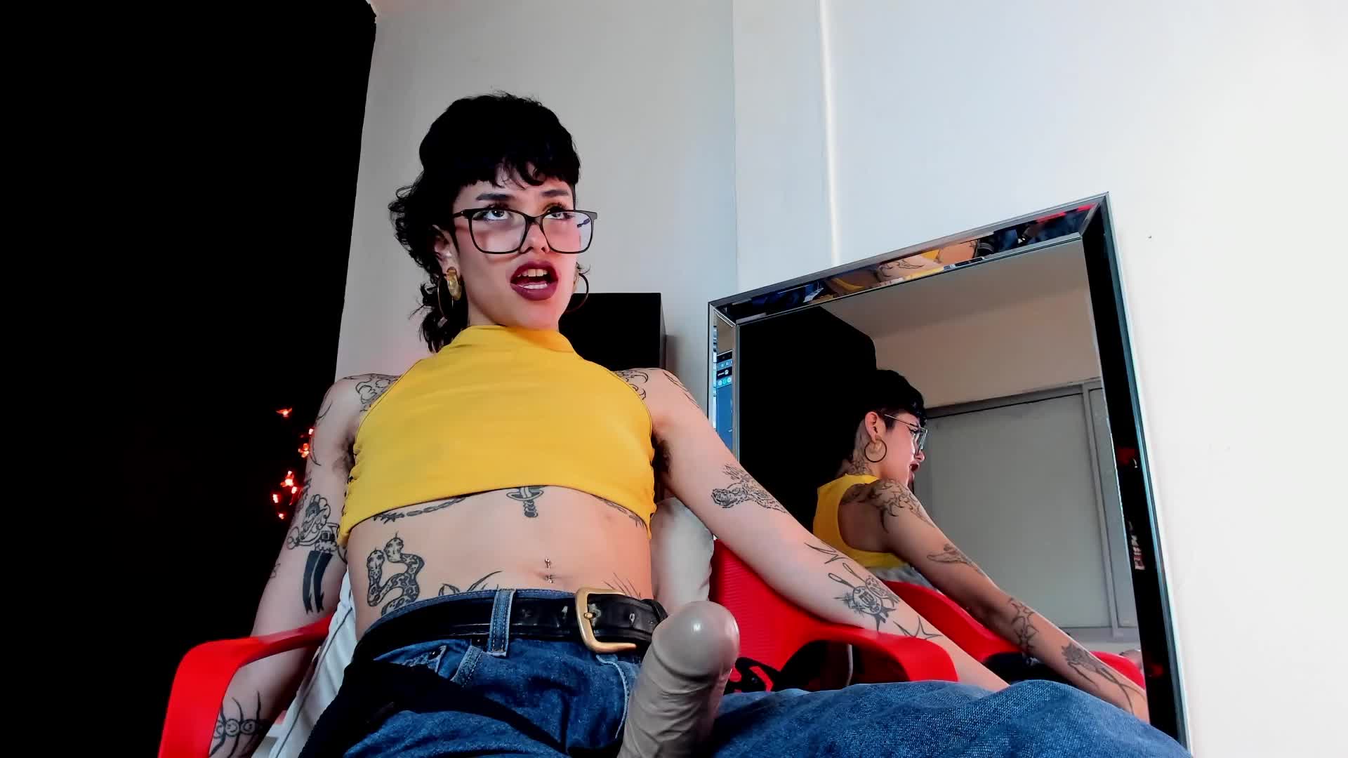 My ass - βίντεο μοντέλου trinitty