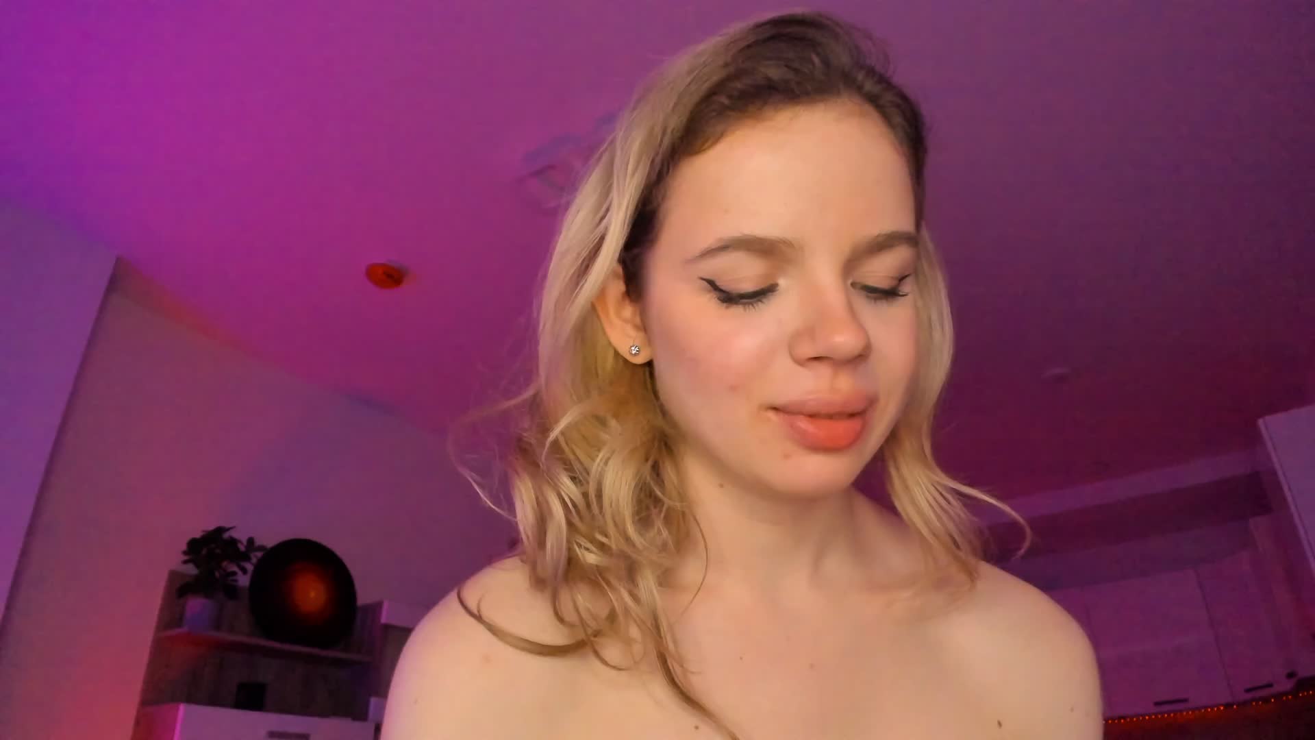 one of my private shows for you, I will show you my beautiful body using a plug and fuck my pussy <3