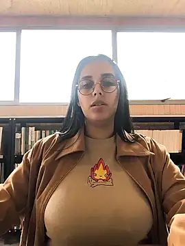 [19 Aug 11:27] Public Show - video by Annya-sweet cam model