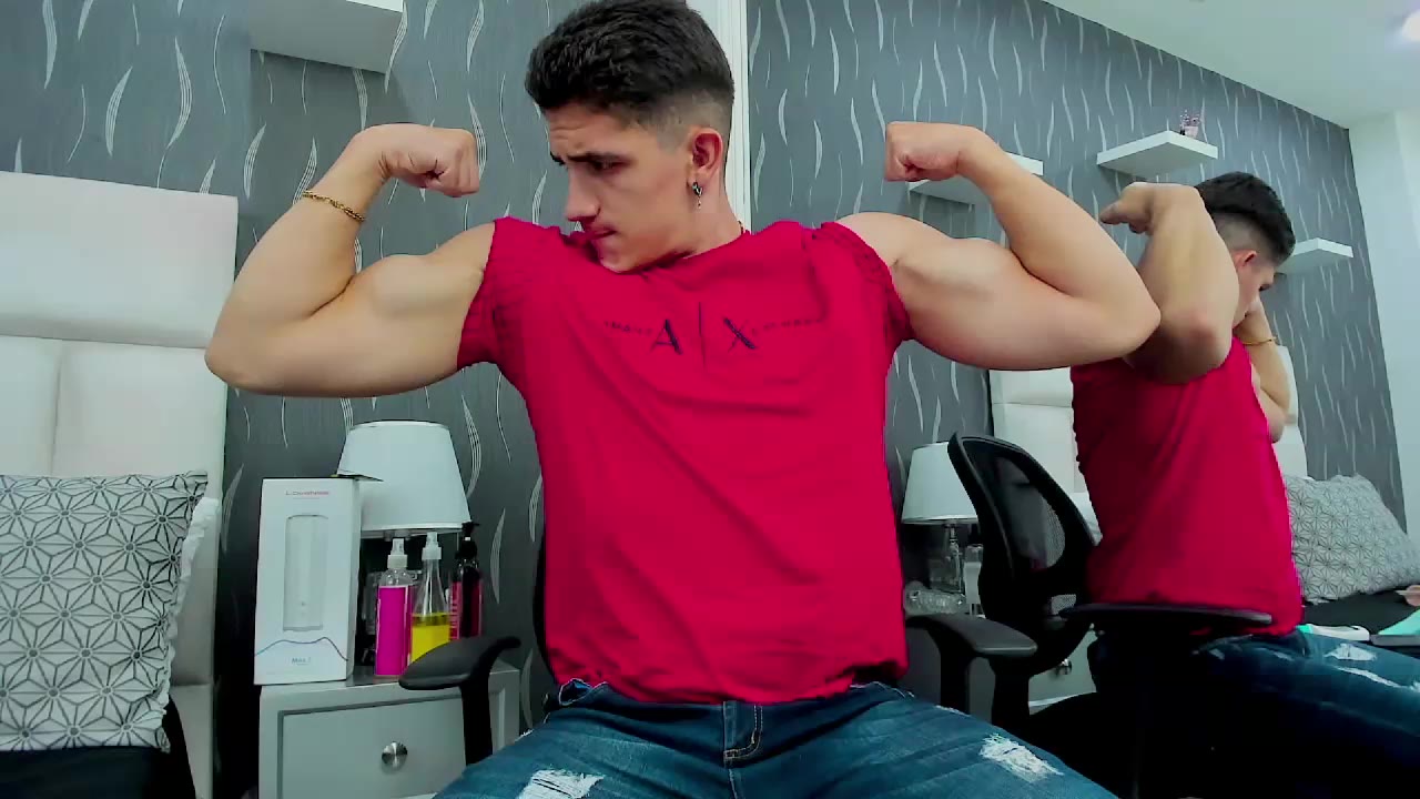 IF U ENJOY A FLEX MUSCULAR SHOW - Vídeo de JeffDaltton, modelo de vídeos