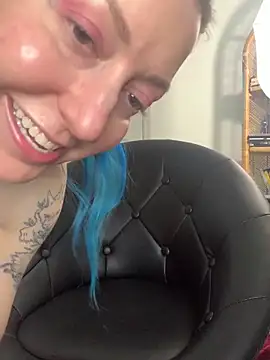 Squirting fun time! w/crotchless panties - video by MissCumberdale cam model