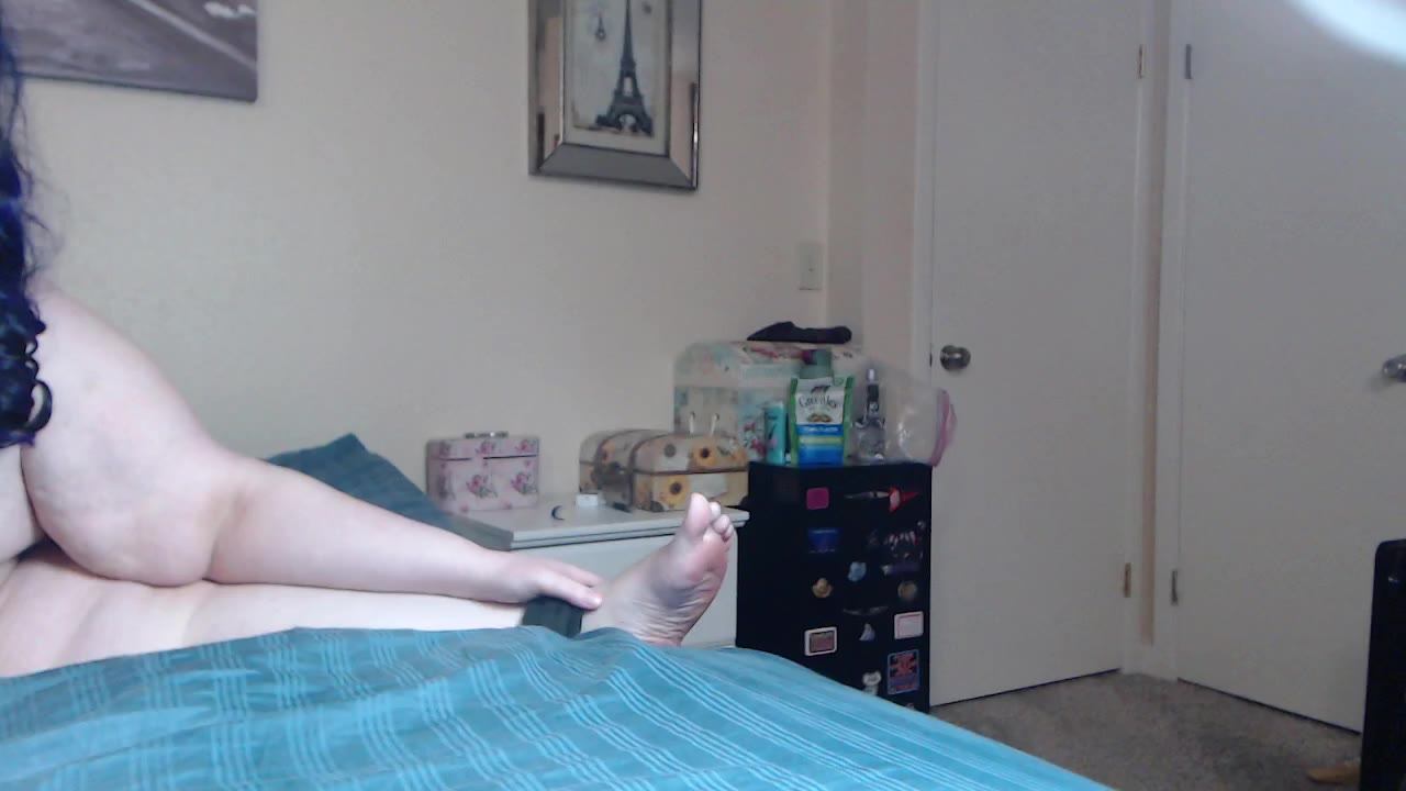 Giant Cock + Womanizer = Orgasm - video by PNW_BBW_Goddess cam model