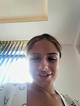 Fuck with cucumber+Squirt+Fart🇮🇹 - video by SophieVJ cam model