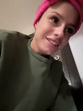 Super risky go out my main door and make a blowjob next to my neighbours door😇 - video by SophieVJ cam model